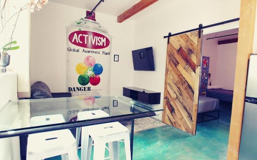 스위트, House Of Trestles   Hostel