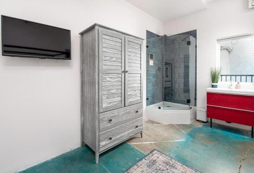 스위트, House Of Trestles   Hostel