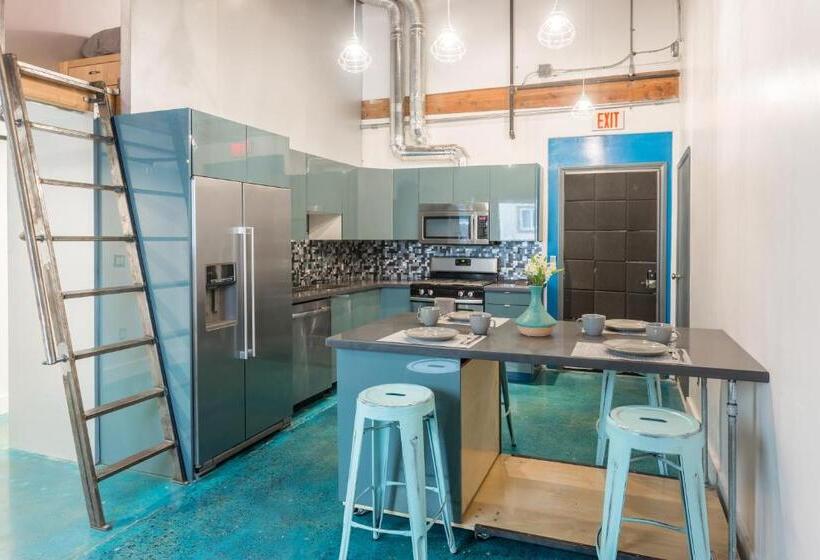 수피리어 스위트, House Of Trestles   Hostel