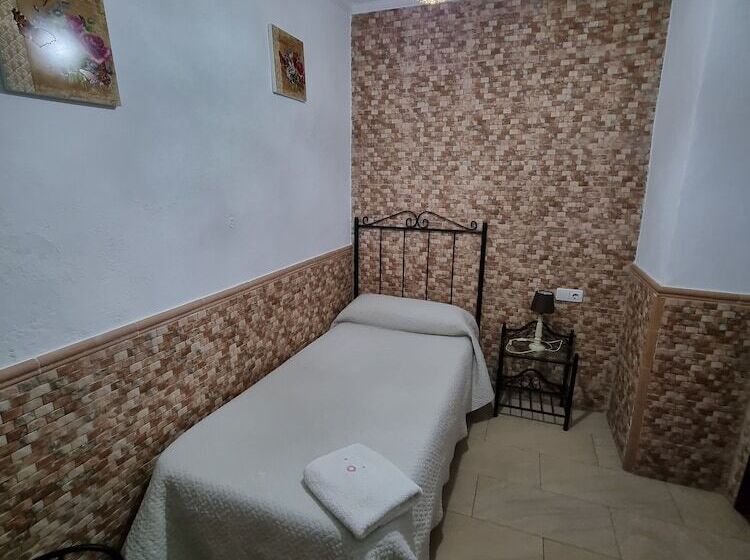 اتاق استاندارد یک نفره, Pension Javier