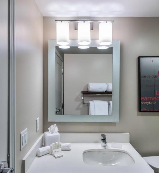 스탠다드 스튜디오 킹침대, Towneplace Suites By Marriott Milwaukee Oak Creek
