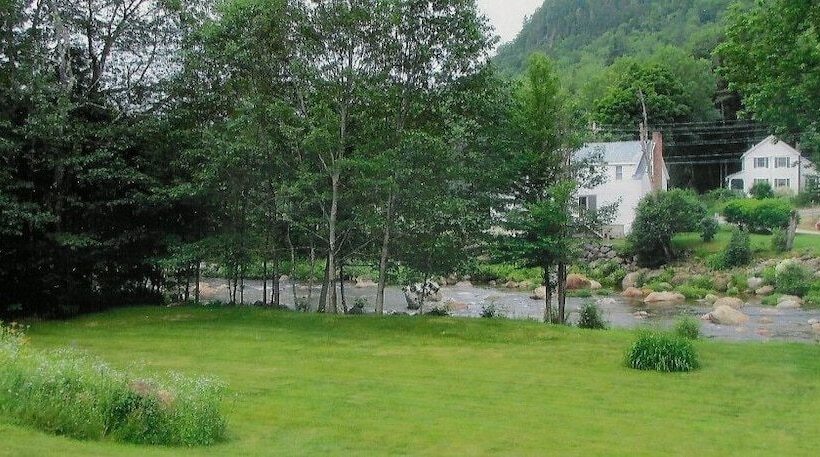 Номер Стандарт, Inn At Ellis River