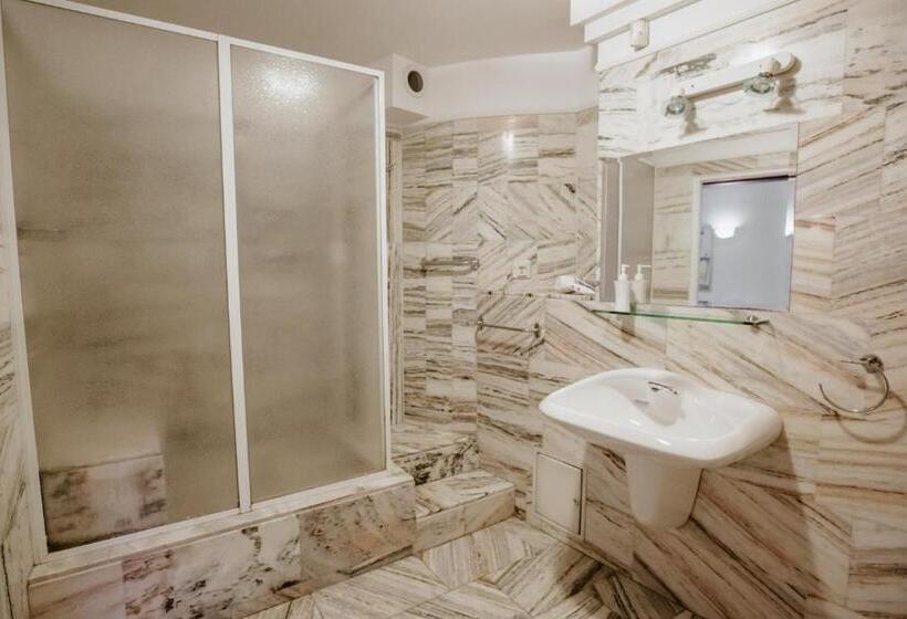 Номер Стандарт с Балконом, Green Wood Apartament Stara Ochota