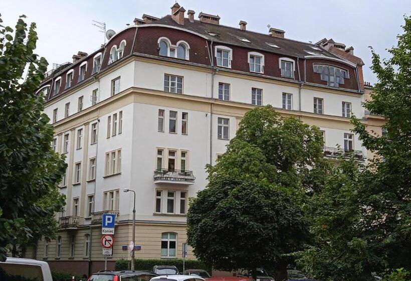 Трехместный Номер Стандарт Совместная Ванная, Green Wood Apartament Stara Ochota