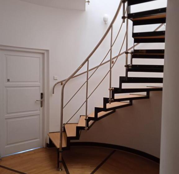Трехместный Номер Стандарт Совместная Ванная, Green Wood Apartament Stara Ochota