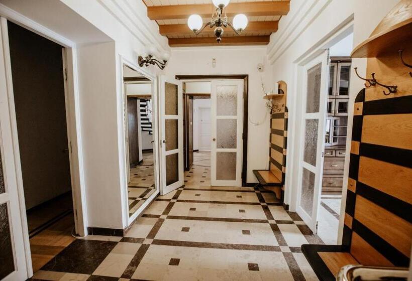 Номер Стандарт с Балконом, Green Wood Apartament Stara Ochota