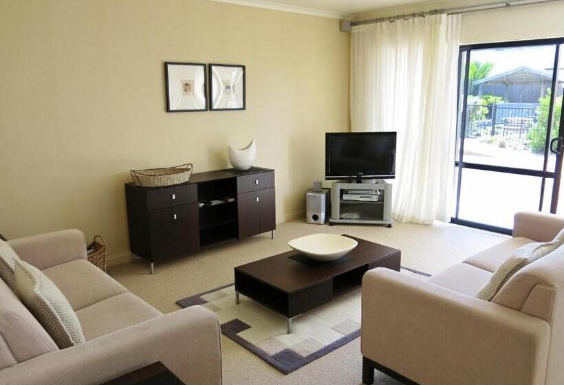 Апартаменты 1 Спальня, Ocean Breeze Resort Pauanui