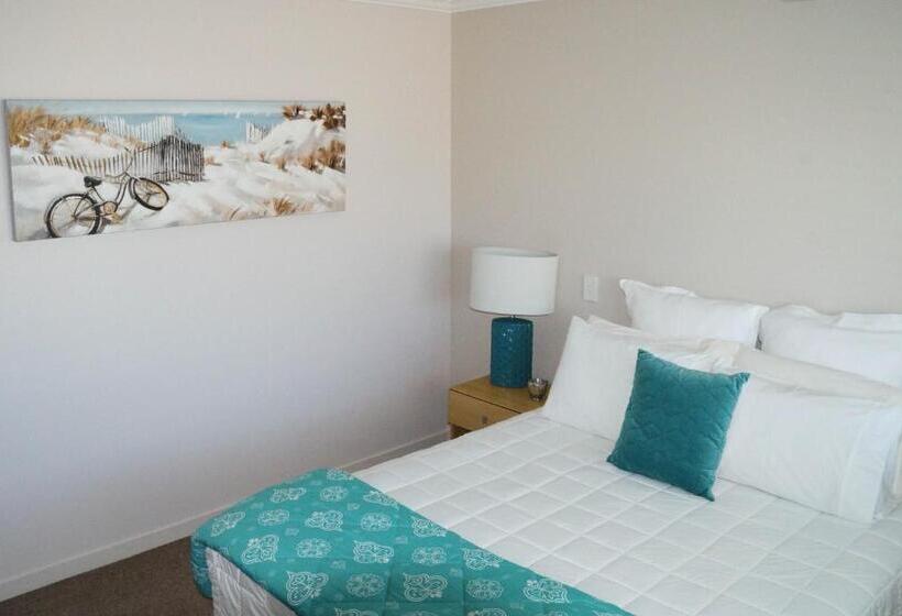 Апартаменты 2 Спальни, Ocean Breeze Resort Pauanui