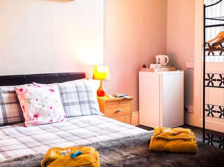 Номер Стандарт, Carlton House Scarborough