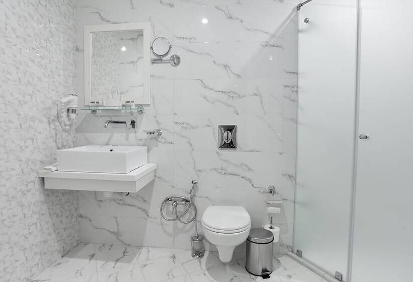 سوییت, Brosko Hotel Arbat