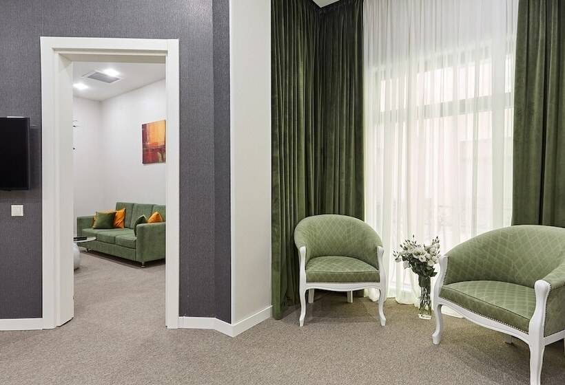 سوییت, Brosko Hotel Arbat