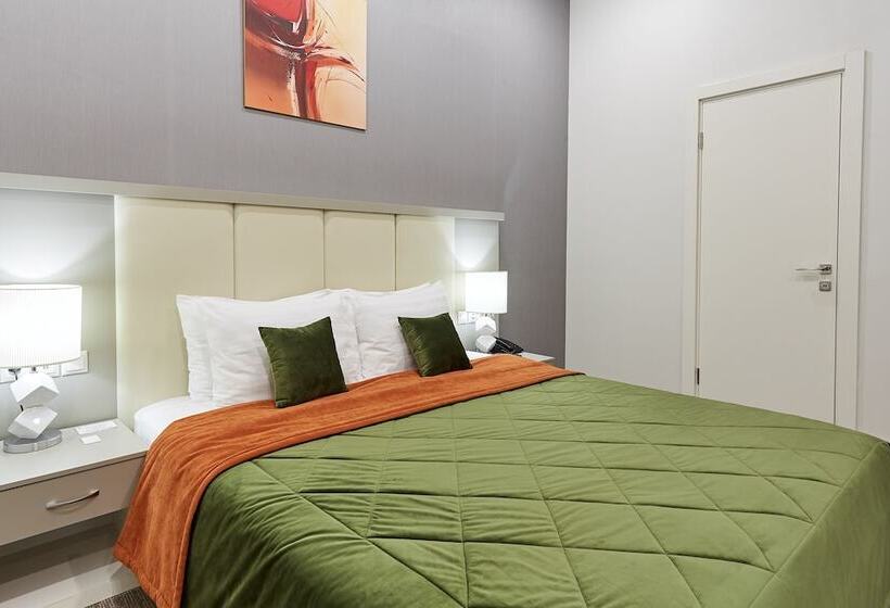 سوییت, Brosko Hotel Arbat