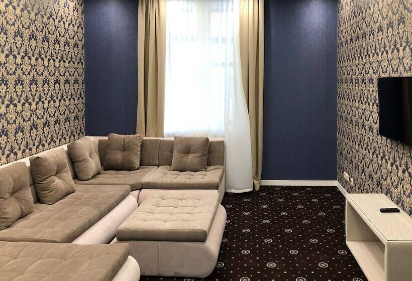 سوییت خانوادگی, Brosko Hotel Arbat
