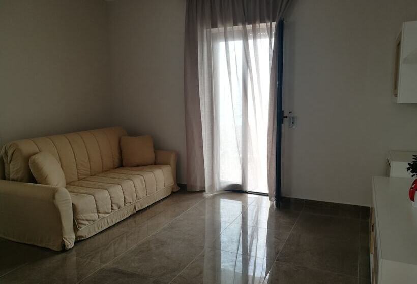 Апартаменты 2 Спальни, Residence La Corvetta