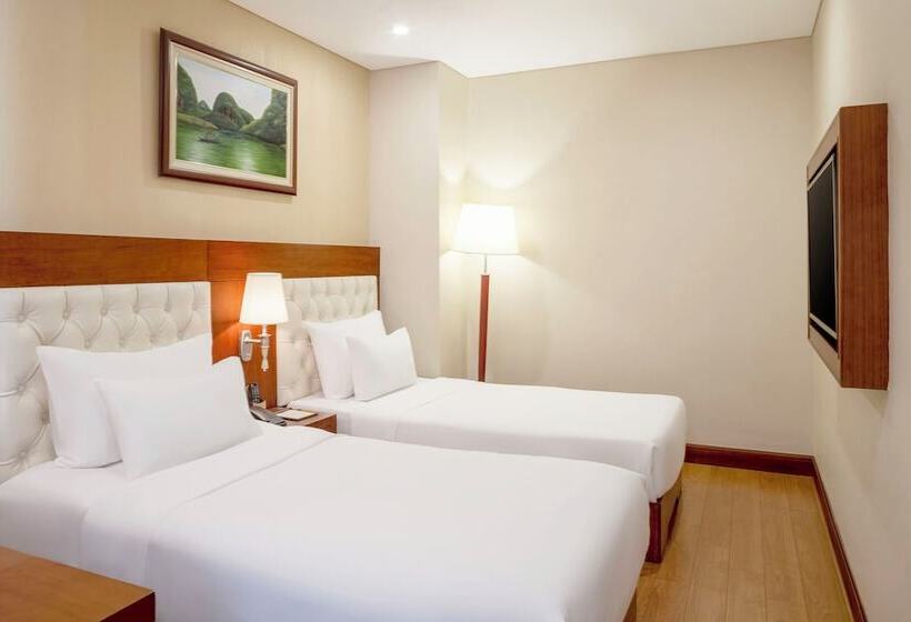 اتاق خانوادگی با چشم‌انداز دریا, Dlg Hotel Danang