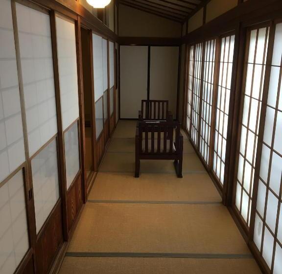 اتاق استاندارد با سرویس بهداشتی مشترک, Ryokan Tanakaya