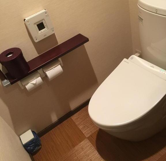 اتاق استاندارد با سرویس بهداشتی مشترک, Ryokan Tanakaya