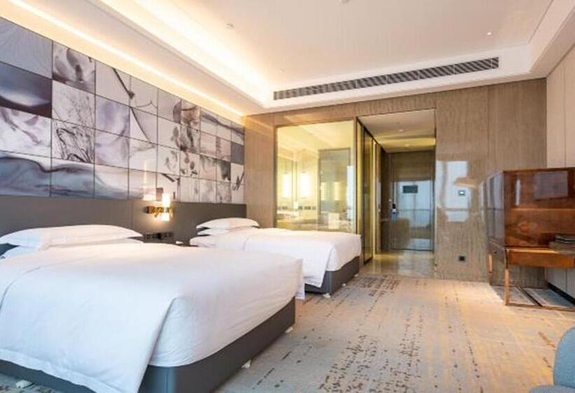 Номер Superior, Wyndham Grand Suzhou Fenhu