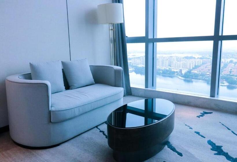 Номер Executive Кровать Кинг, Wyndham Grand Suzhou Fenhu