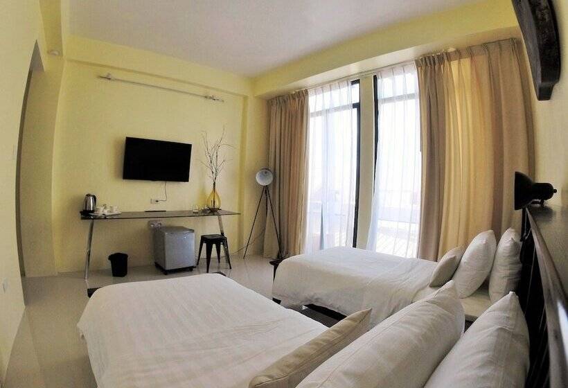 Номер Стандарт с Балконом, Luxx Boutique Boracay