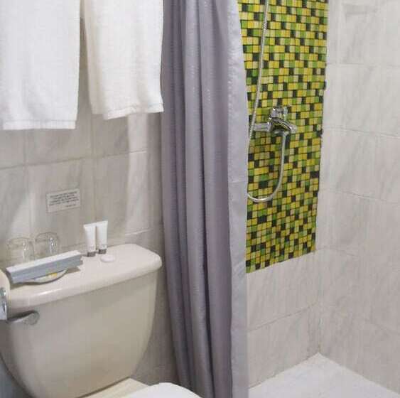 Quarto Familiar, Sunday Hostel