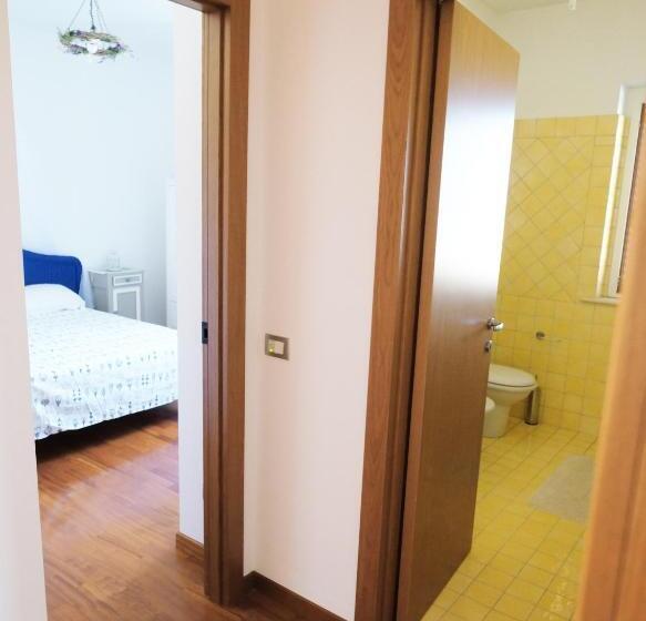 Семейный Номер, Vistazzurra B&b