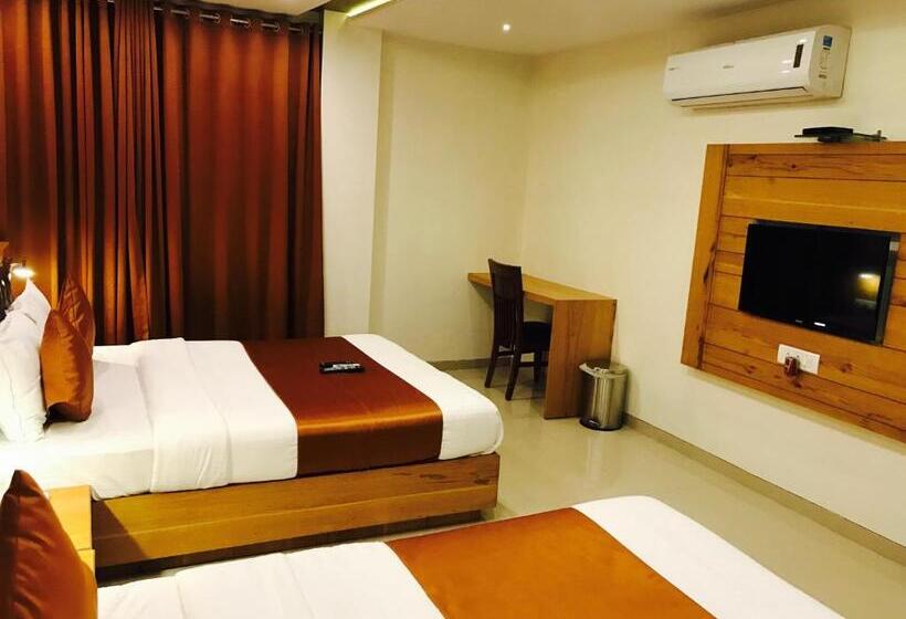 Четырехместный Номер Стандарт, Grandeur Near Mumbai International Airport