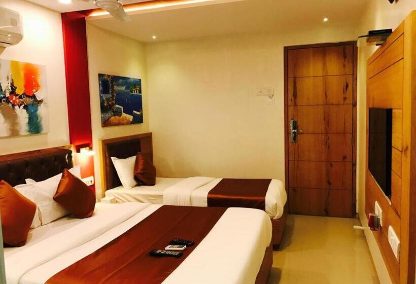 Трехместный Номер Deluxe, Grandeur Near Mumbai International Airport