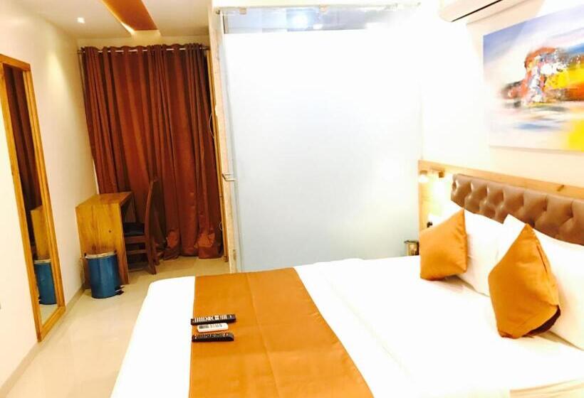 Номер Deluxe, Grandeur Near Mumbai International Airport