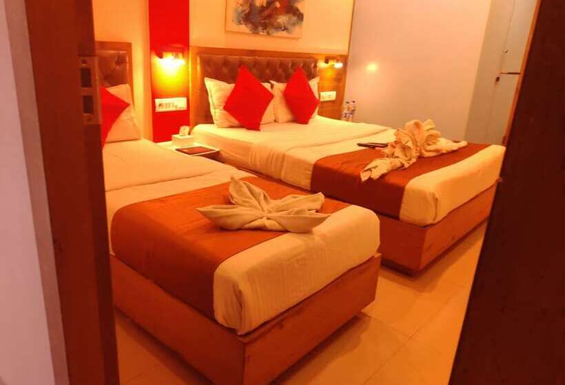 Трехместный Номер Deluxe, Grandeur Near Mumbai International Airport