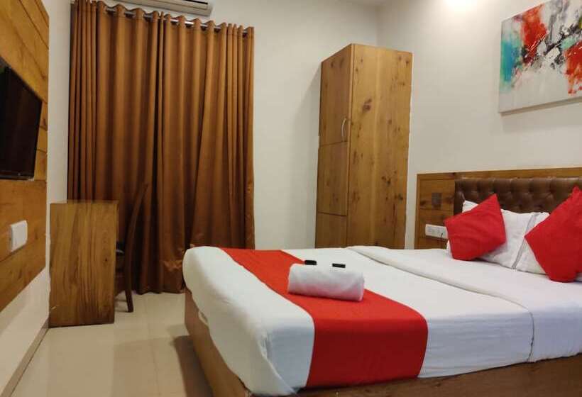 Номер Superior, Grandeur Near Mumbai International Airport