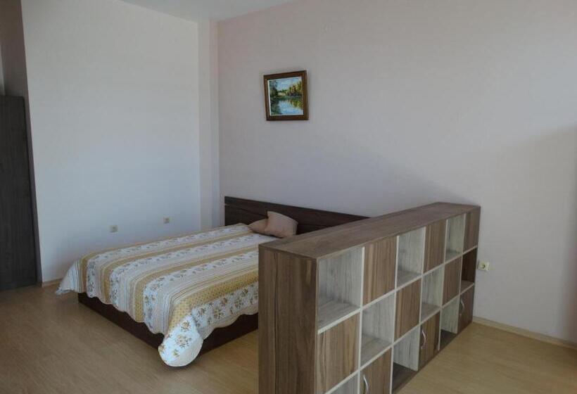 إستوديو قياسى, Chateau Del Marina Apart Complex