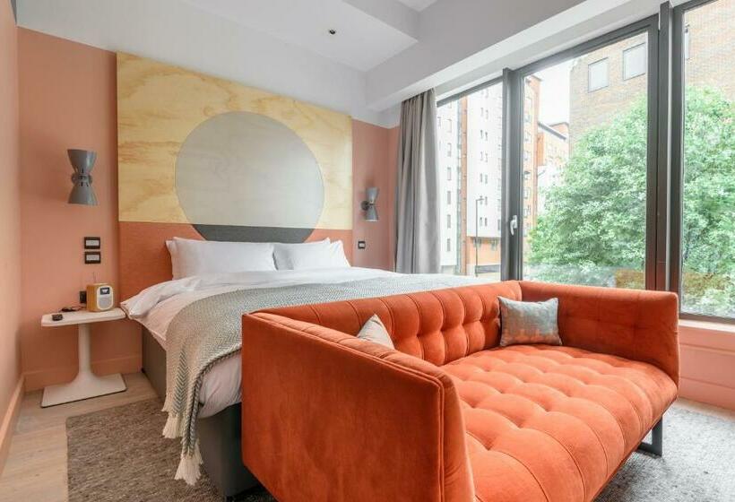 Студия Стандарт, Room2 Southampton Hometel