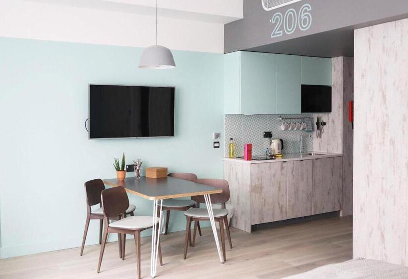 Номер Стандарт, Room2 Southampton Hometel