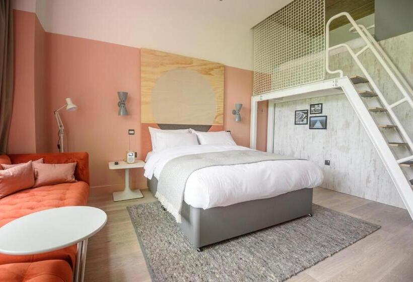 Номер Мастер, Room2 Southampton Hometel