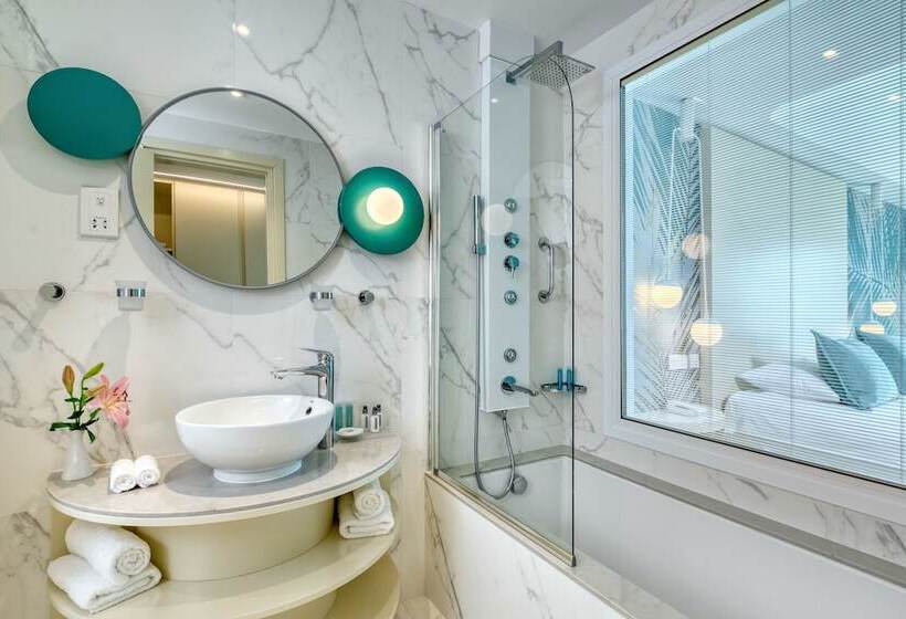 سوییت جونیور با چشم‌انداز دریا, Ivi Mare   Designed For Adults By Louis Hotels