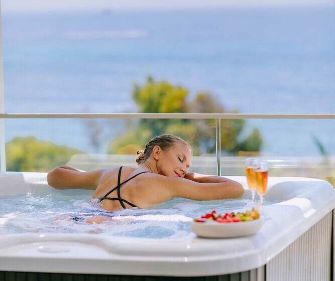 سوییت جونیور با چشم‌انداز دریا, Ivi Mare   Designed For Adults By Louis Hotels