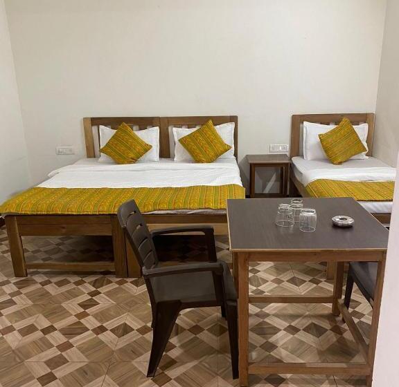 Quarto Triplo Superior, Calangute Beach Palms