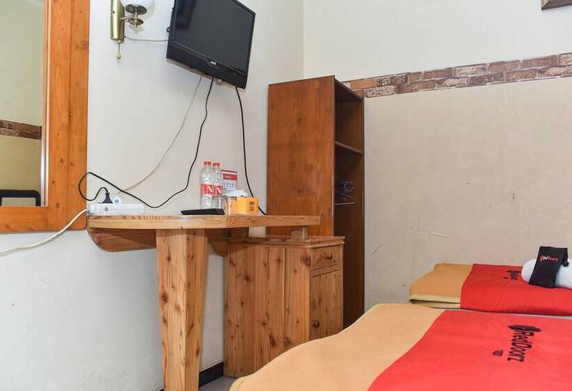 Номер Стандарт, Reddoorz Near Stasiun Kota Baru Malang