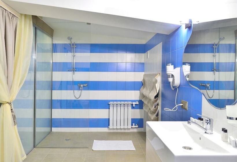 اتاق سوپریور سه تخته, Spa Hotel Ingerburgskiy