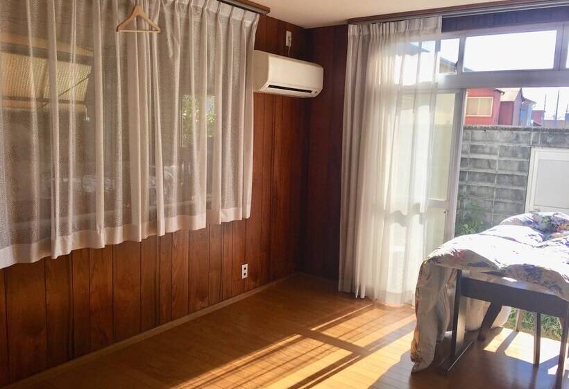 家庭间, Guesthouse Face To Face