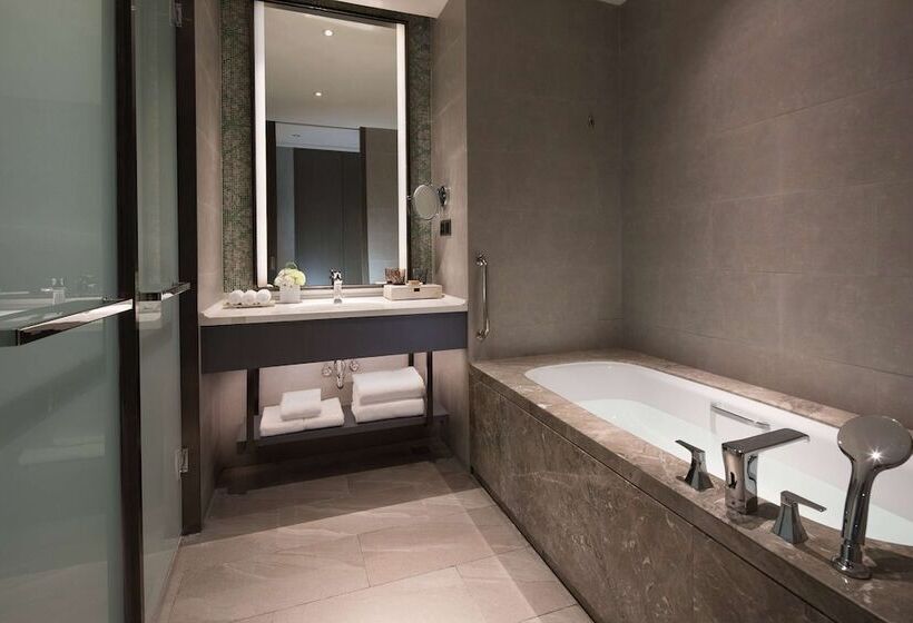 Номер Executive Вид на Море, Doubletree By Hilton Qingdao Oriental Movie Metropolis