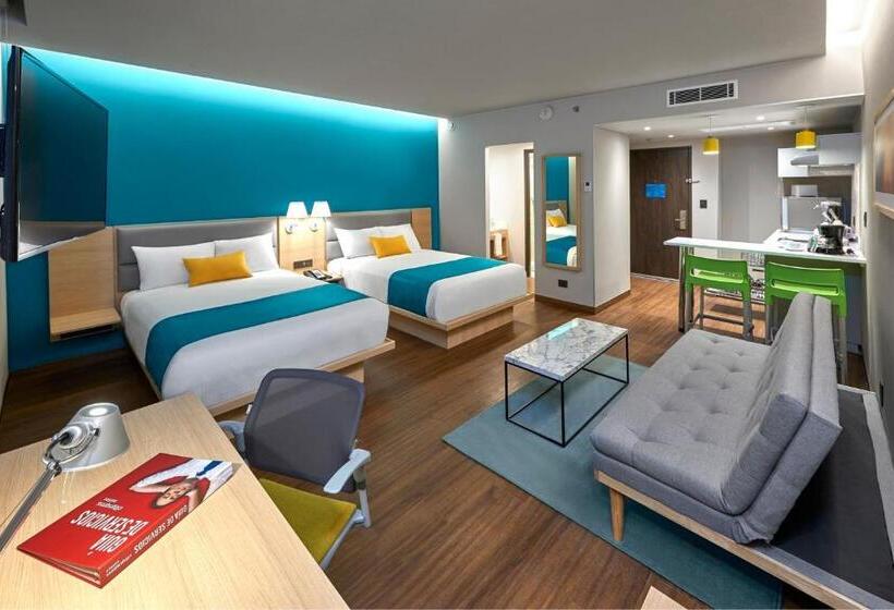 Люкс Кровать Кинг, City Express Suites By Marriott Cancún Aeropuerto