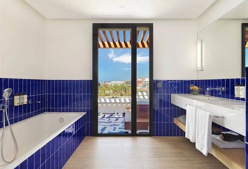 Suíte Prestige, H10 Atlantic Sunset Horizons Collection