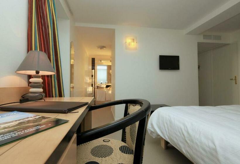 Номер Стандарт, Auberge De La Xaintrie