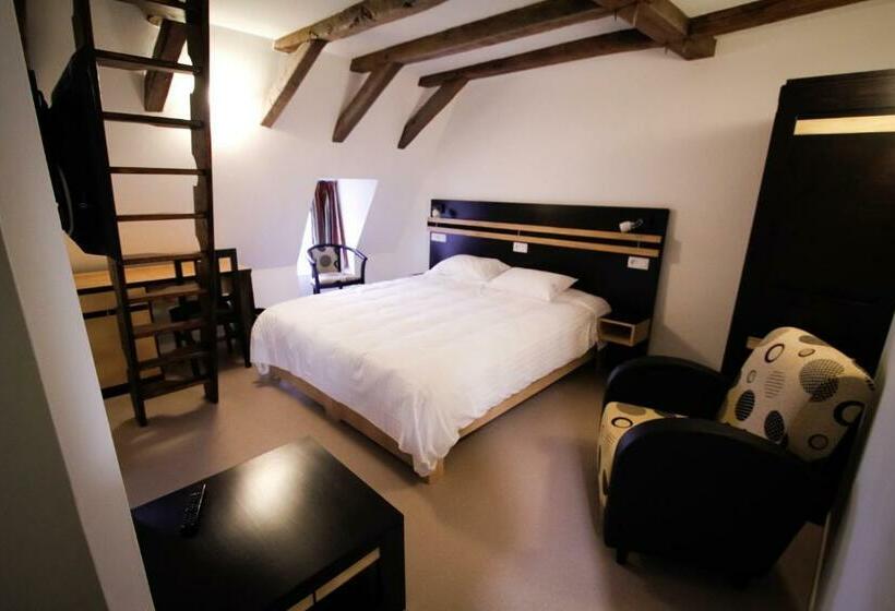 Семейный Номер, Auberge De La Xaintrie