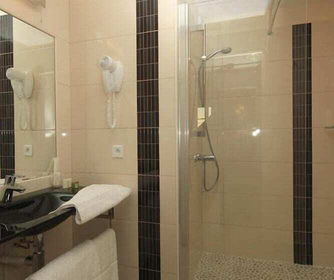 Номер Стандарт Трехместный, Auberge De La Xaintrie