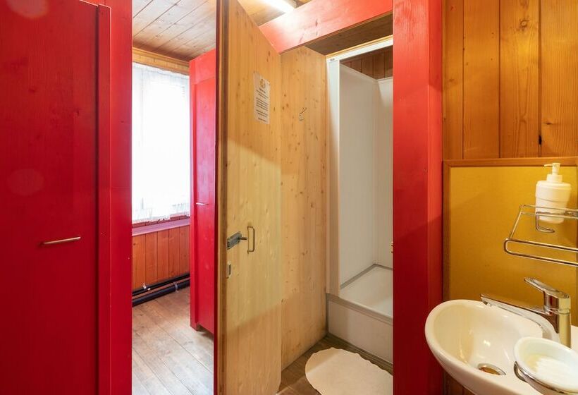 Номер Базовый Четырехместный Совместный Санузел, Lake Lodge Hostel
