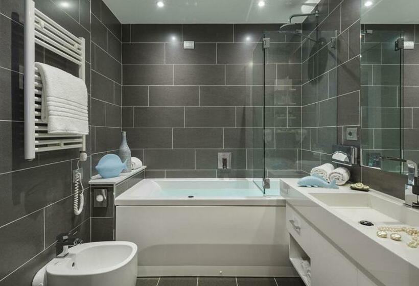 Люкс Вид на Море, Grand Hotel Pietra Ligure