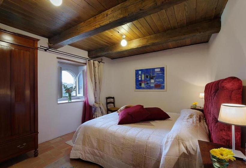 Люкс с Террасой, Castello Di Postignano Relais